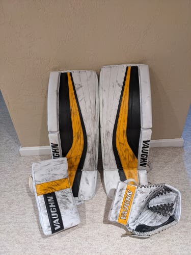 Used 35" Regular Vaughn Velocity V5 Goalie Full Set Pro Stock