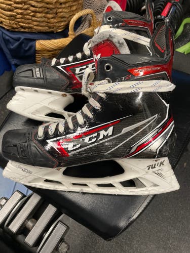 Senior CCM Regular Width Size 8.5 JetSpeed FT2 Hockey Skates