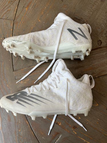White Adult Used Men's Size 9.0 (Women's 10) Molded Cleats New Balance High Top