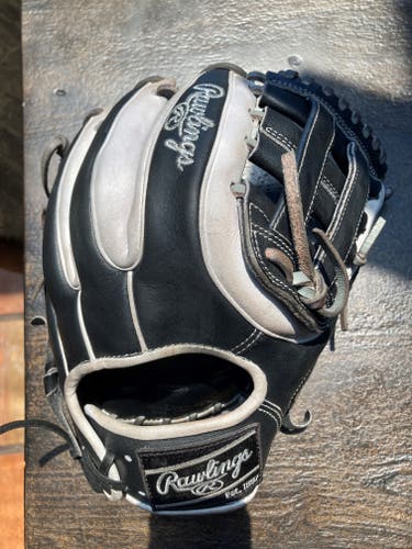 Used Right Hand Throw Rawlings Heart of the Hide Baseball Glove 11.5"