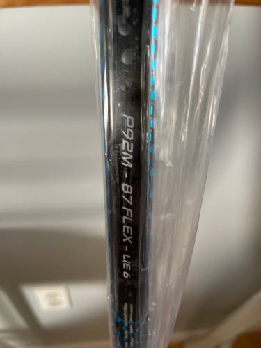 Senior Right Handed P92M  Nexus Geo Hockey Stick