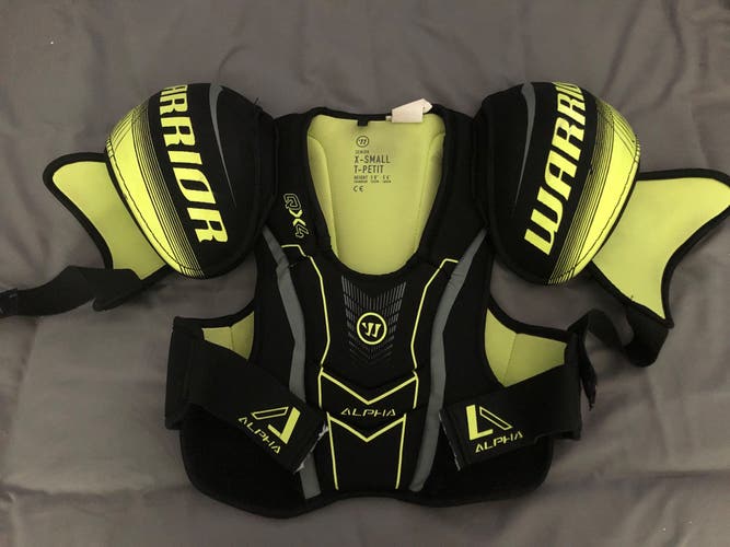 Senior Warrior Alpha QX4 Shoulder Pads SENIOR XS