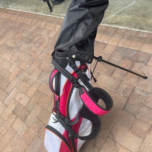 Kids junior girls golf set by Tommy Armour  5 pc set in right Handed