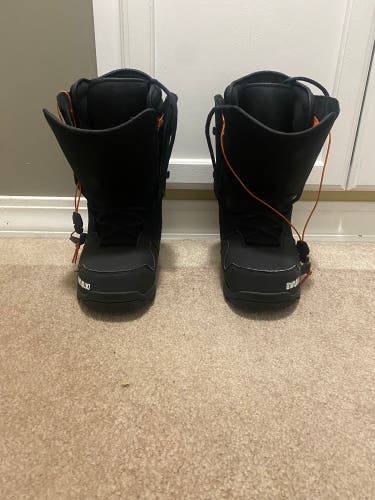 Unisex Size 7.0 (Women's 8.0) Thirty Two Medium Flex Snowboard Boots
