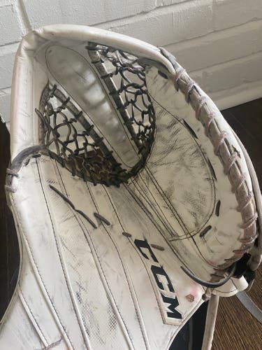 CCM Eflex 5 Senior goalie glove 580 Break