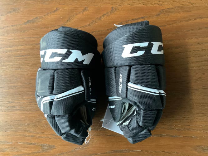New QLT250 CCM Hockey Gloves 10"