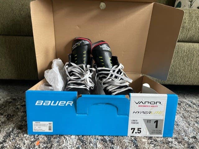 Senior Used Bauer Vapor Hyperlite Hockey Skates Size 7.5