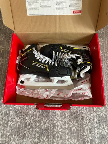 Senior New CCM Super Tacks 9380 Hockey Goalie Skates Regular Width Size 7.5