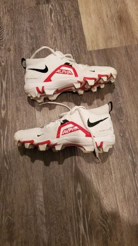 White Youth Used Men's Size 5.5 (Women's 6.5) Molded Cleats Nike Alpha Cleats
