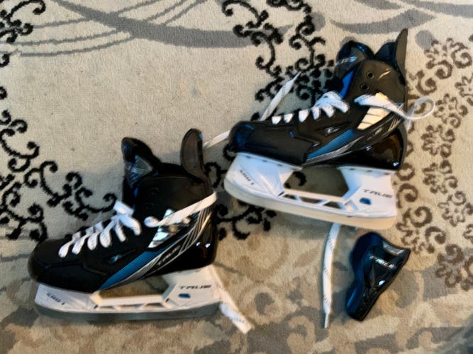 True TF7 Hockey Skates Size 5.5