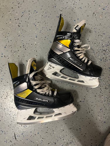 Used Bauer Regular Width Size 7 Supreme S37 Hockey Skates