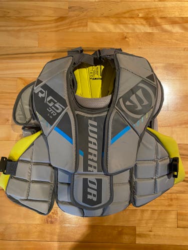 Warrior Ritual G5 Junior Goalie Chest Protector S-M (Used)