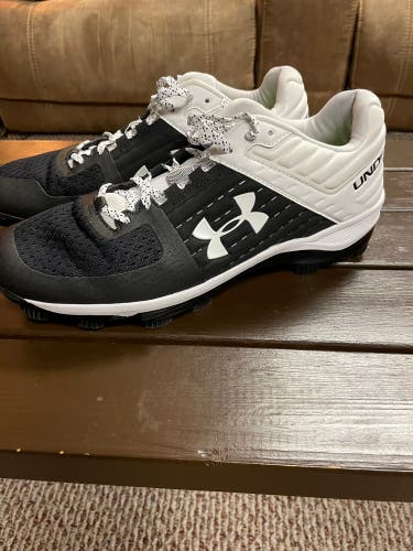 *Mint* Under Armour Cleats Men’s Size 12