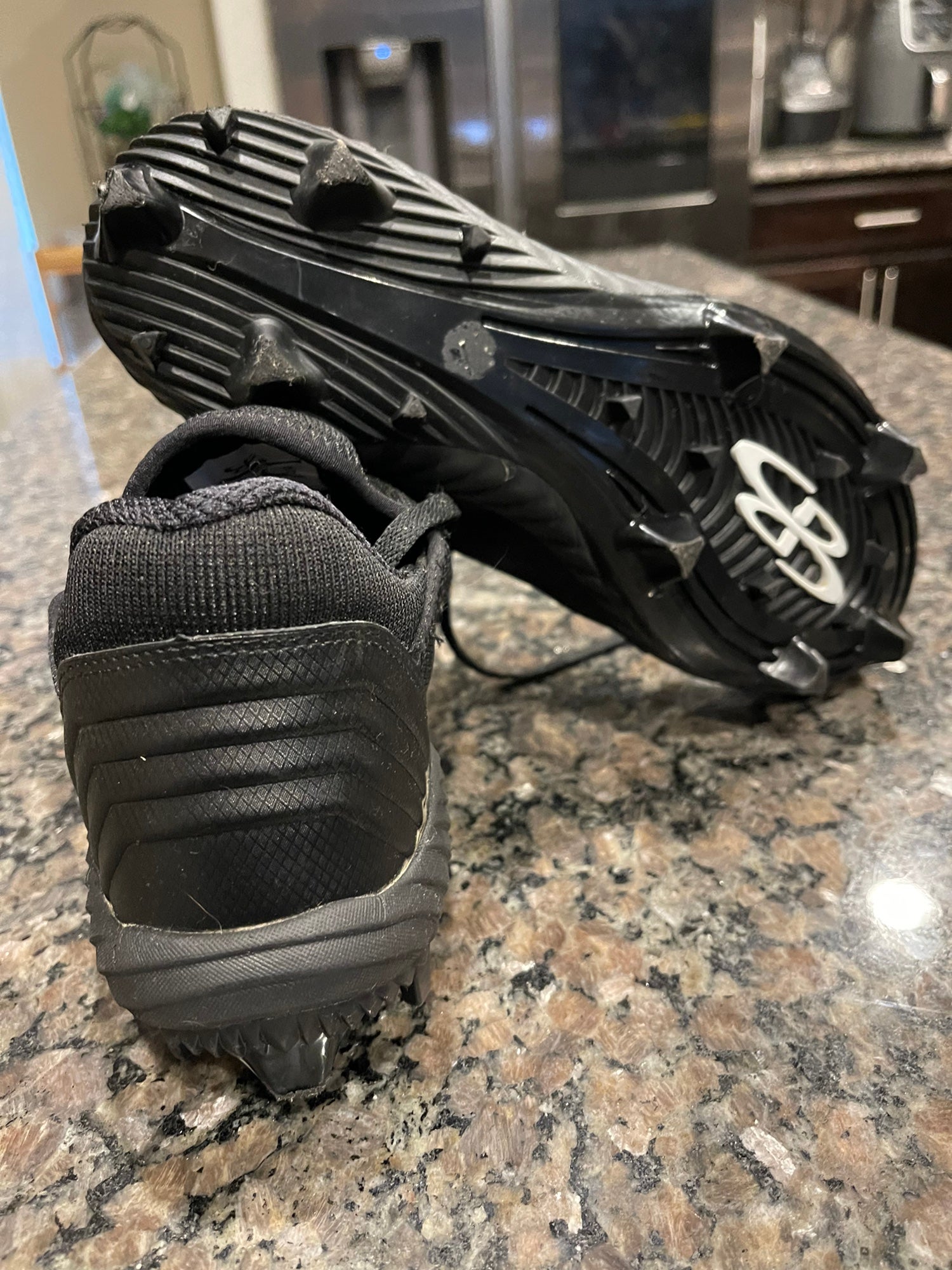 Black Men's Molded Cleats Low Cut 