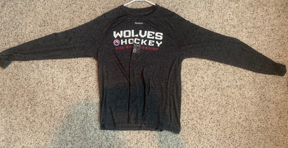 Official AHL Chicago Wolves Long Sleeve L Shirt