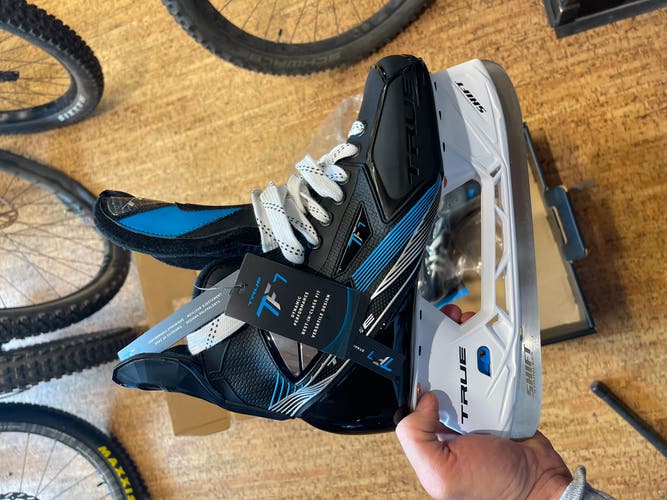 New True Regular Width Size 7.0 TF7 Hockey Skates