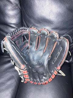 Wilson Right Hand Throw Infield A2000 Baseball Glove 11.5"- DP15 Pedroia Fit