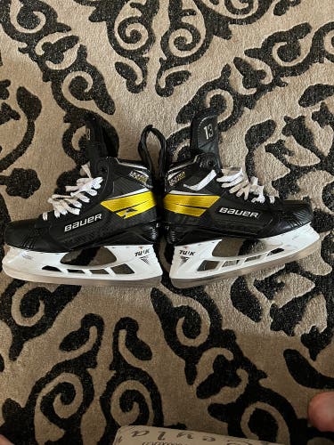 Used Bauer Regular Width Pro Stock Size 9 Supreme UltraSonic Hockey Skates