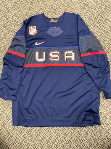 Nike senior XL navy USA jersey