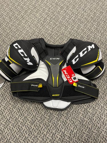 CCM 9060 Senior Medium shoulder pads