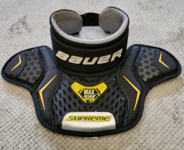 Bauer Supreme Goalie Neck Guard