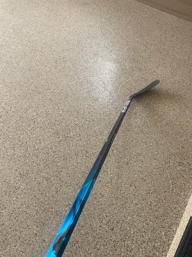 Used Right Handed Nexus Geo Hockey Stick
