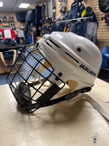 Medium Bauer 4500 Helmet With Oreo Box Cage