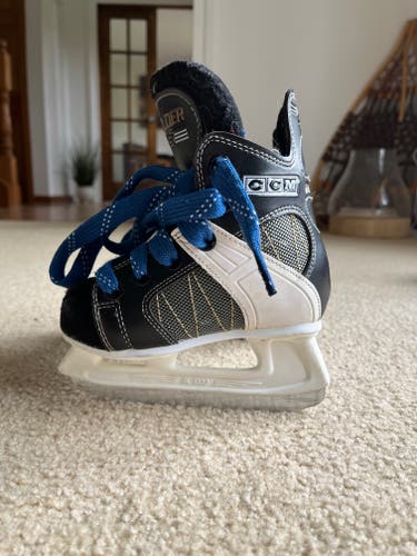 Youth Used CCM Intruder Hockey Skates Size 8