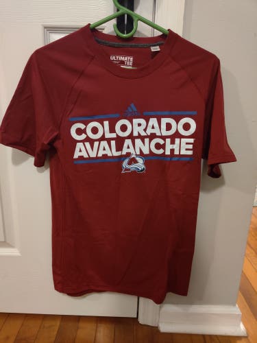 Colorado Avalanche Adidas Men's Small T-Shirt