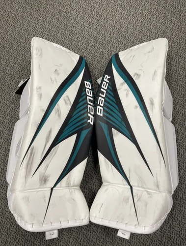 Pro stock Dubnyk XL 36” Bauer Ultrasonic goal pads
