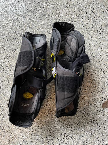 Used Bauer  Supreme 2S Pro Shin Pads