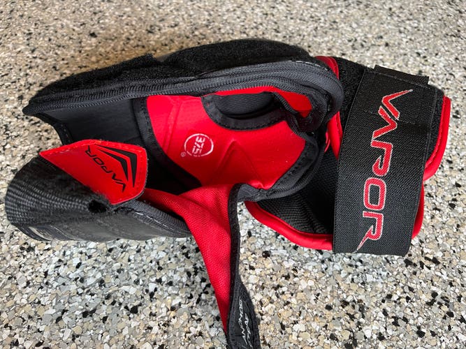 Used Medium Bauer  Vapor 1X Lite Elbow Pads