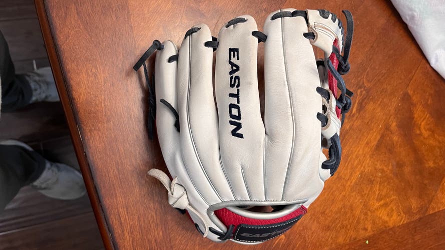 Used Right Hand Throw Easton Infield Baseball Glove 11.5"