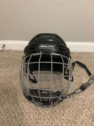 Used Medium Bauer HH 5000 Helmet