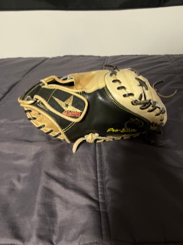 Right Hand Throw 33.5" Baseball Glove