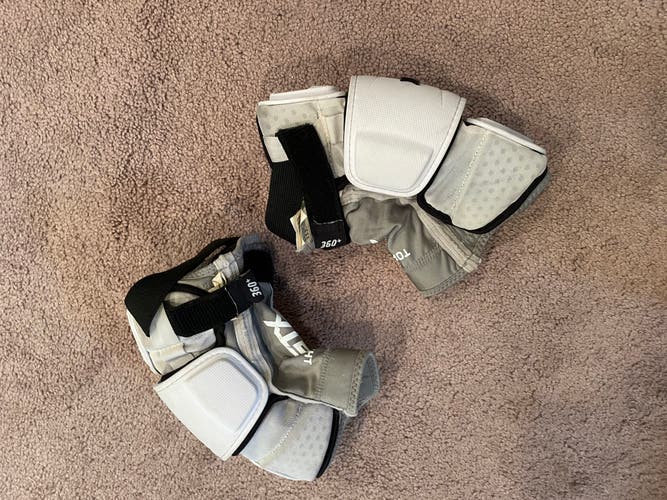 Used Medium/Large Mid-length STX Stallion 500 Elbow Pads