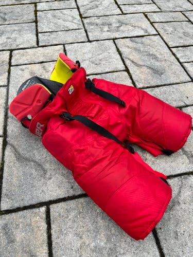 Senior Small Bauer  Supreme 2s Pro Hockey Pants