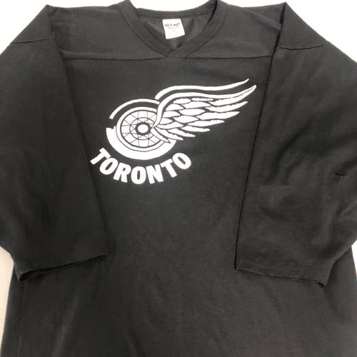 Toronto Red Wings mens small practice jersey