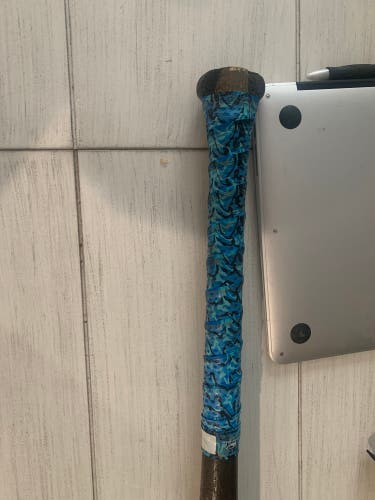 Used  (-3) 30 oz 33" Baum Bat