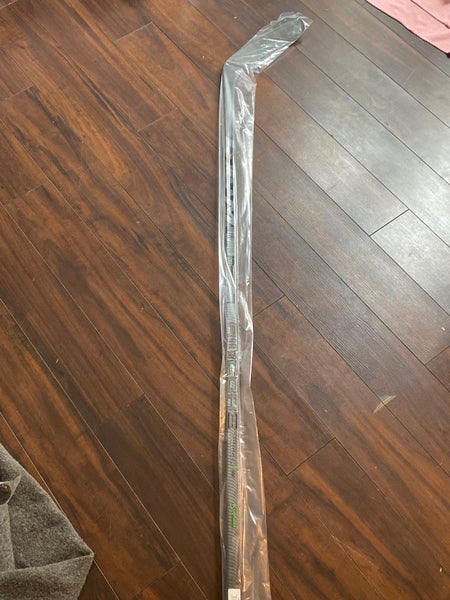 P29 75 Flex Right Senior Right Handed Trigger 6 Pro Hockey Stick