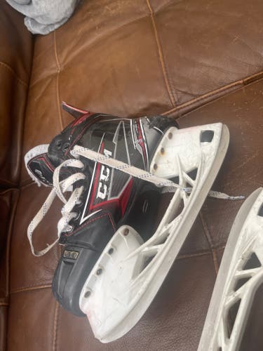 Used CCM Size 6.5 JetSpeed FT490 Hockey Skates