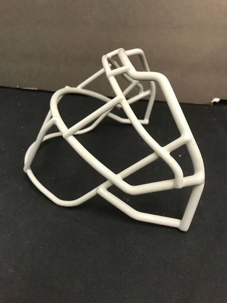 Schutt VENGEANCE Titanium VT-EGOP- TRAD. Adult Football Face Mask In LIGHT GRAY.