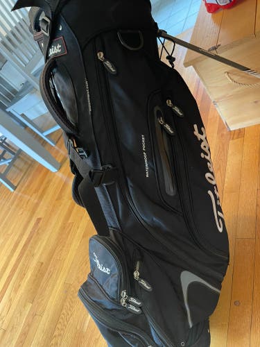 Titleist Golf Bag