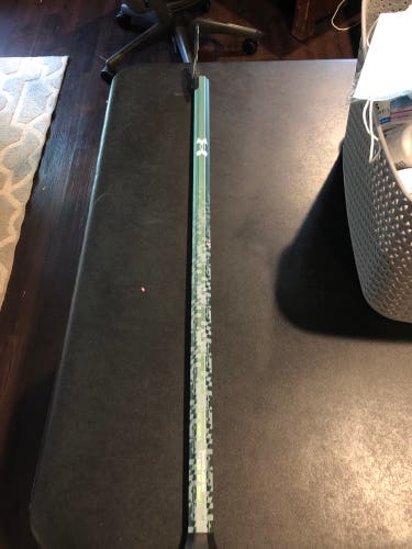 New Under Armour Shaft T2T Scandium W/ Maryland Flag Grip