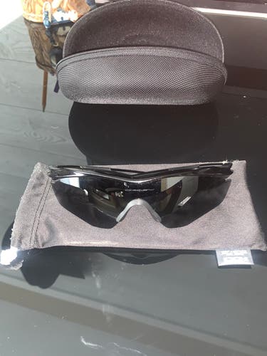 Men's One Size Fits All Oakley M2 Sunglasses