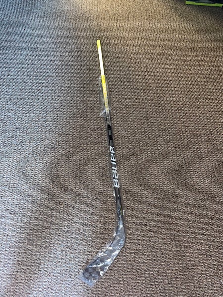 Senior Right Handed P92 Pro Stock Vapor Hyperlite Hockey Stick