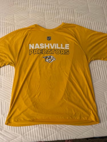 Nashville Predators team issued workout shirt