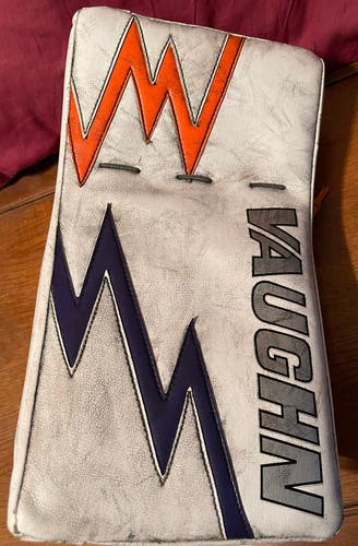 Vaughn Pro Carbon Full Right Blocker