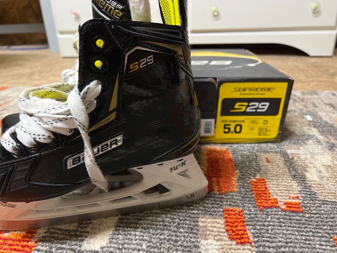 Bauer Supreme S29 Hockey Skates