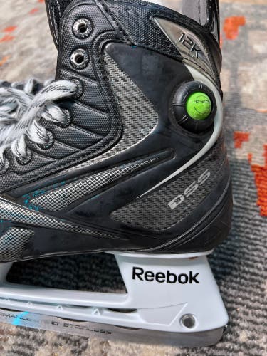 Used Reebok Regular Width Size 8.5 12K Hockey Skates